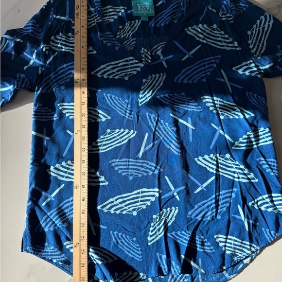Escapada Blue V-Neck Patterned Blouse size Large - Picture 4 of 5